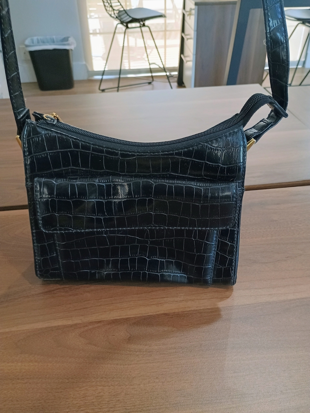 Black Croc-Embossed Shoulder Bag - Sleek Everyday Style